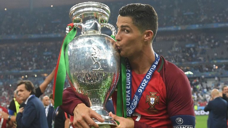 Cristiano Ronaldo Mendapatkan Ballon d’Or Keempatnya